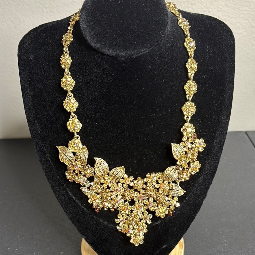 Statement Vintage Made in USA Crystal Rhinestone Floral Design Aurora Borealis‌